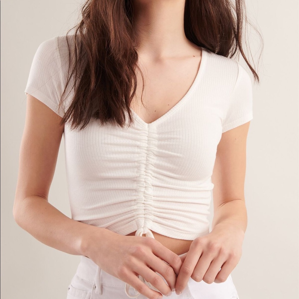 garage white v ruched top